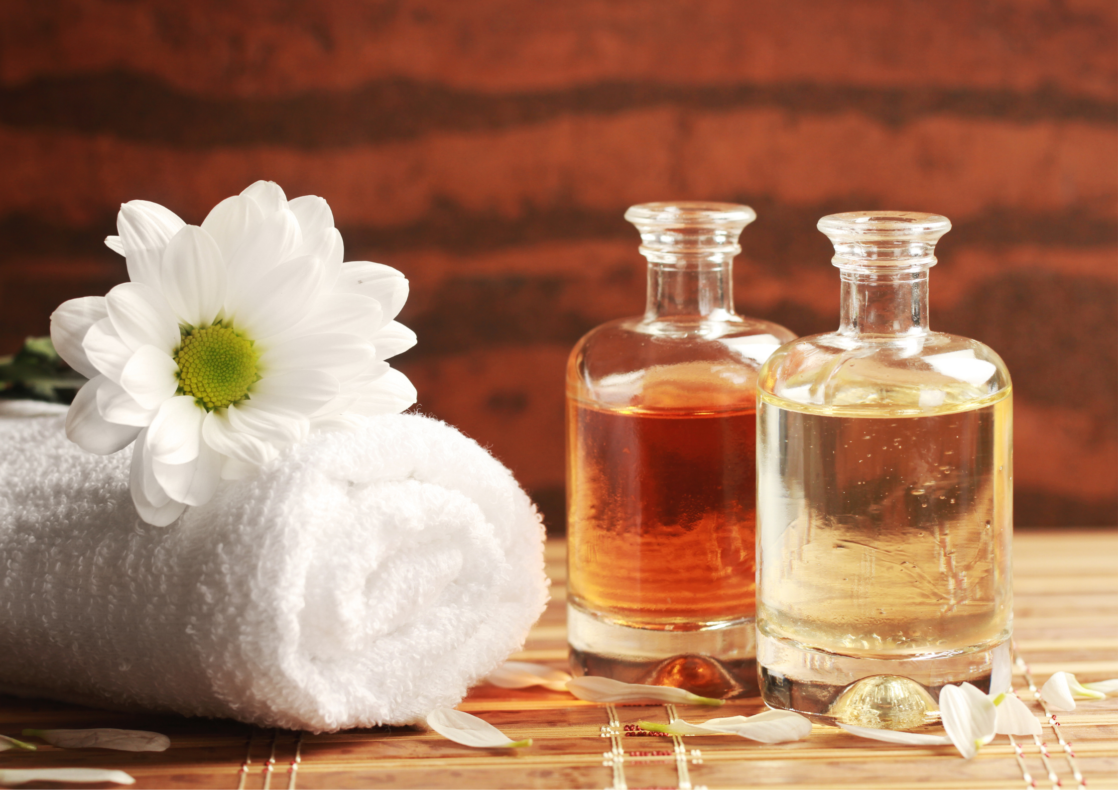 Deep Tissue Massage vs Acupressure: Which Works Best for Pain Relief? 